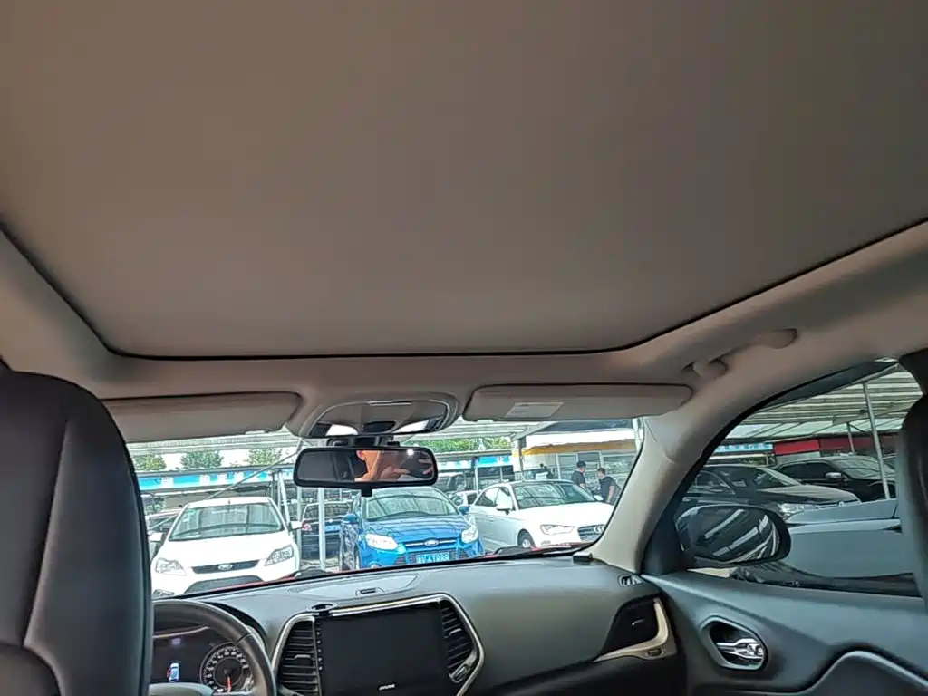 Jeep Cherokee — миниатюра 18