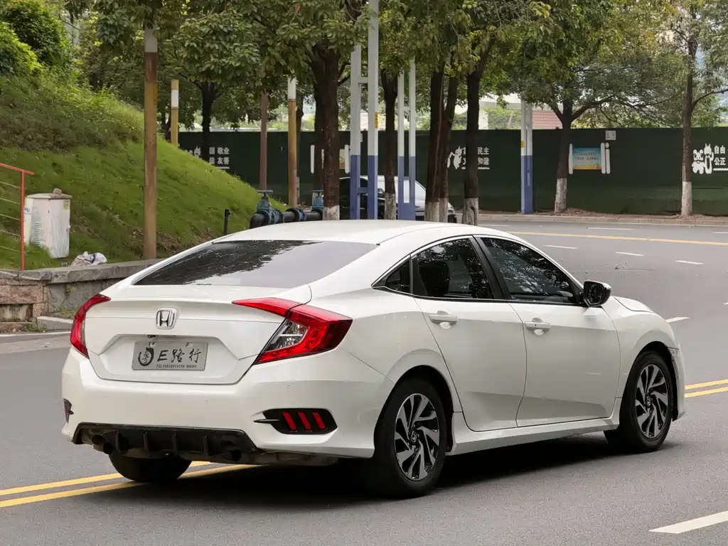 Honda Civic 220TURBO CVT Luxury Edition, фото 24