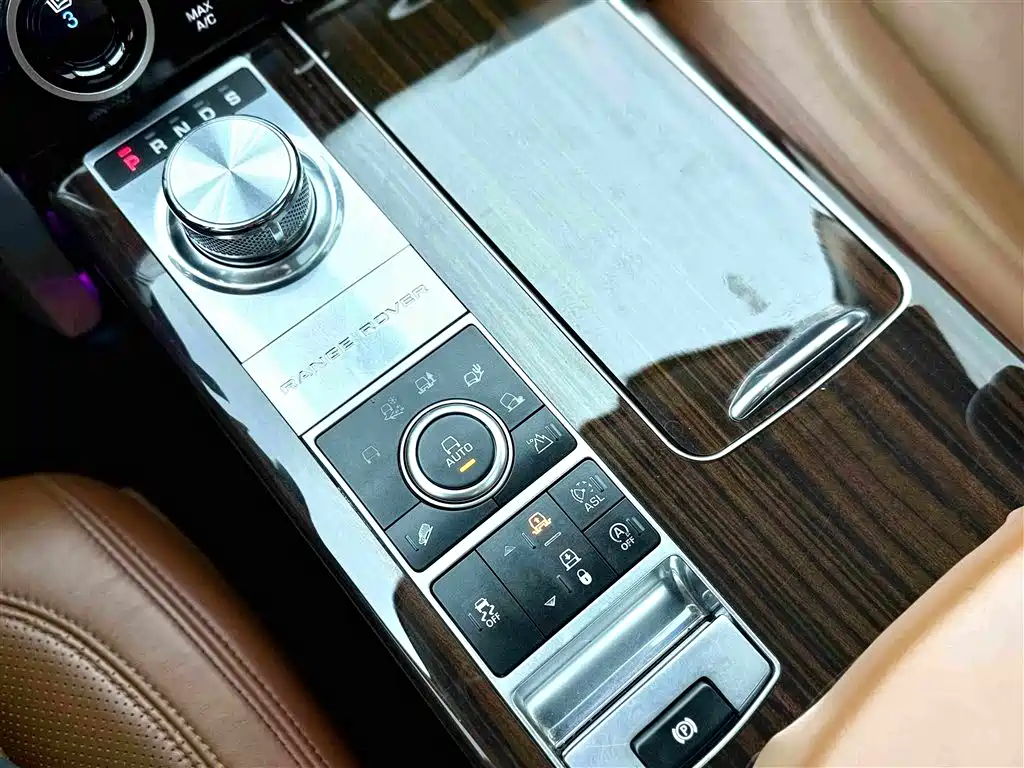 Land Rover Range Rover — миниатюра 12