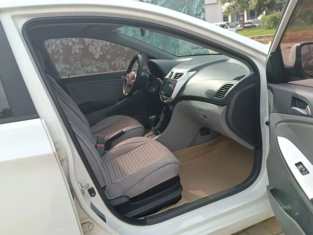 Hyundai Verna — миниатюра 10
