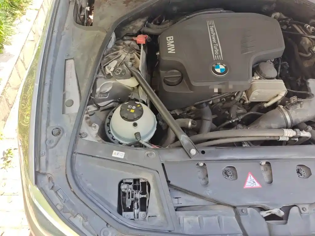 BMW 5 Series — миниатюра 19
