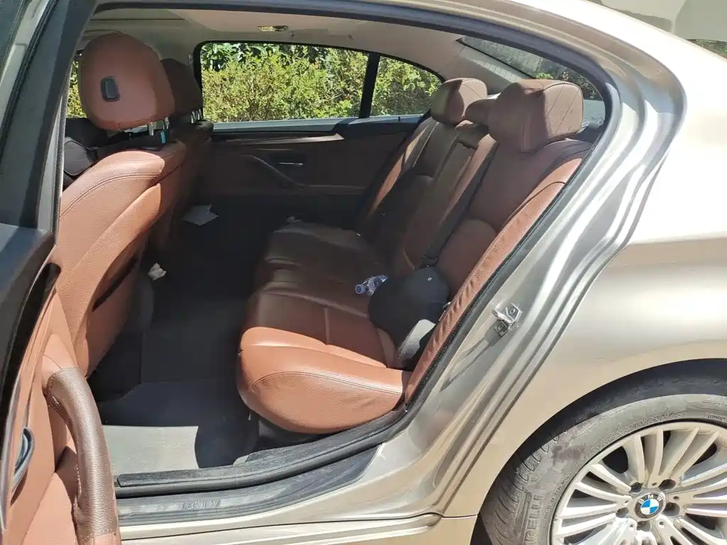 BMW 5 Series — миниатюра 15