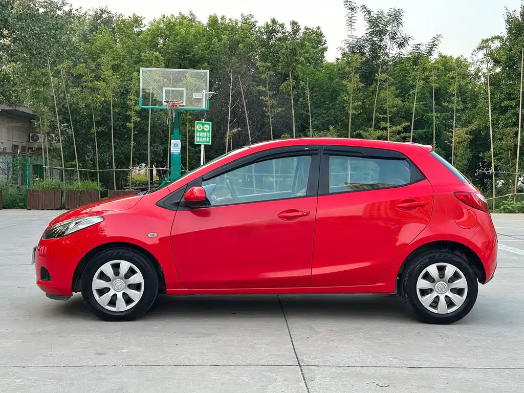 Mazda 2 — миниатюра 4