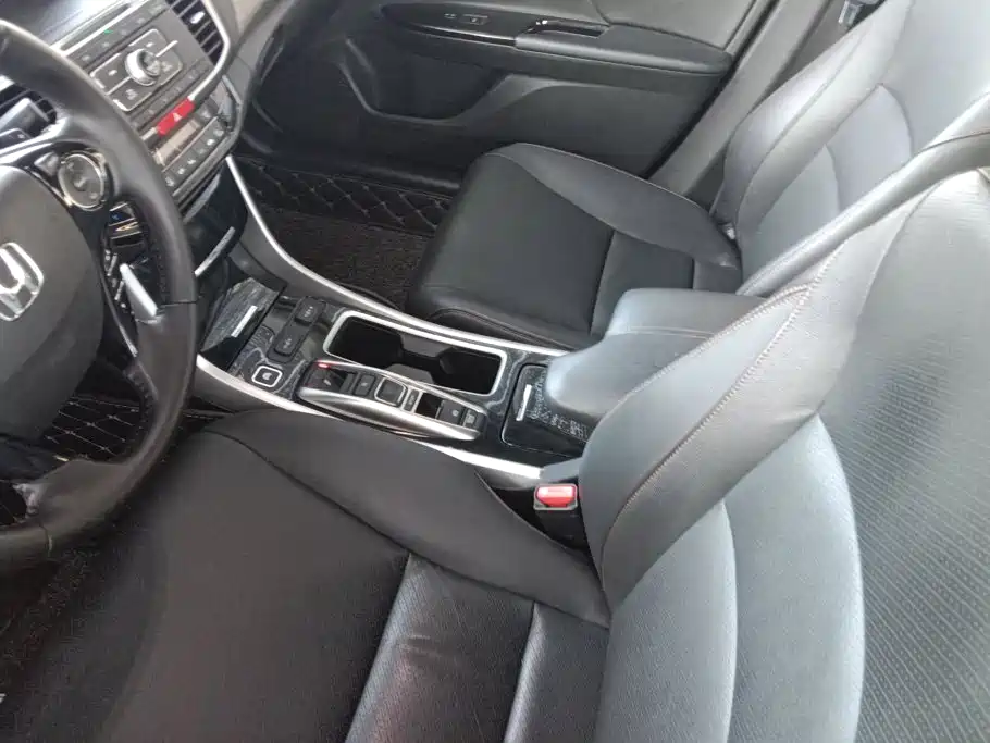 Honda Accord — миниатюра 9