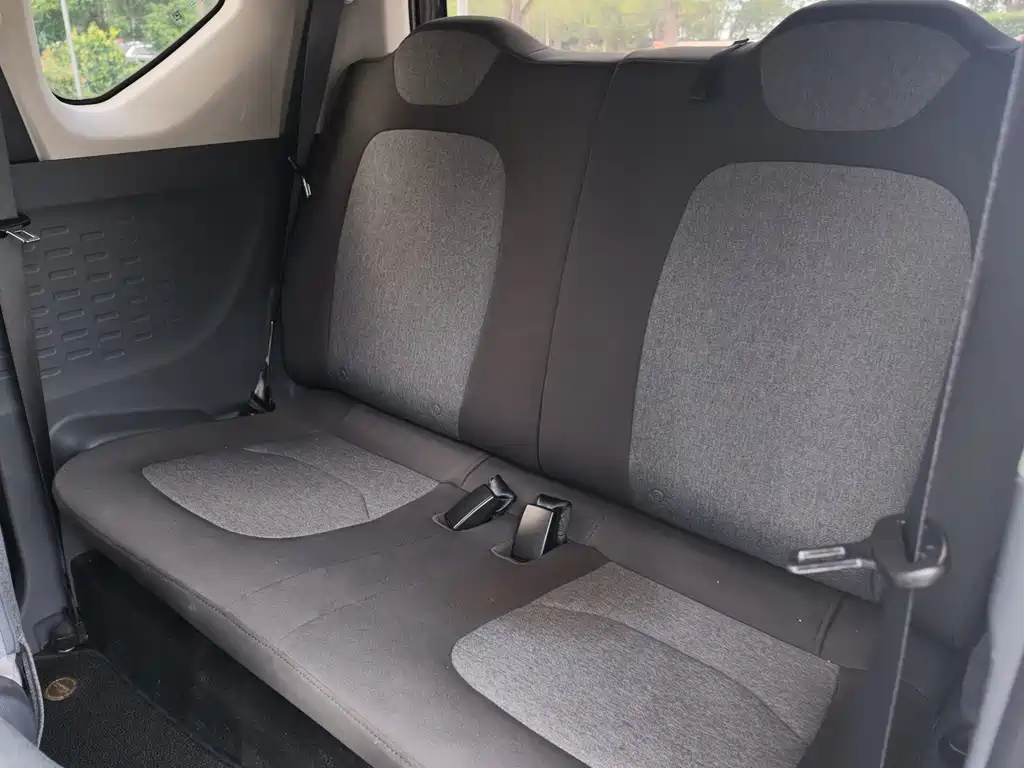 Wuling MINIEV — миниатюра 11