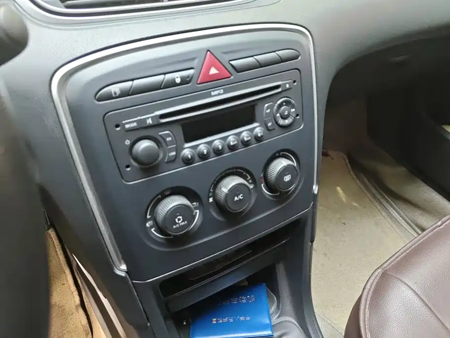 Peugeot 308 — миниатюра 13