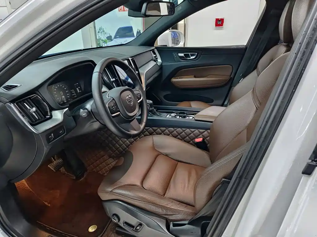 Volvo XC60 — миниатюра 7