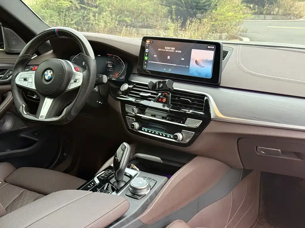 BMW 5 Series — миниатюра 4