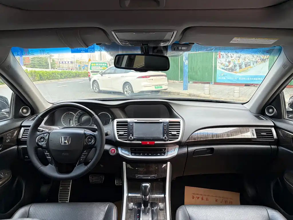 Honda Accord — миниатюра 5