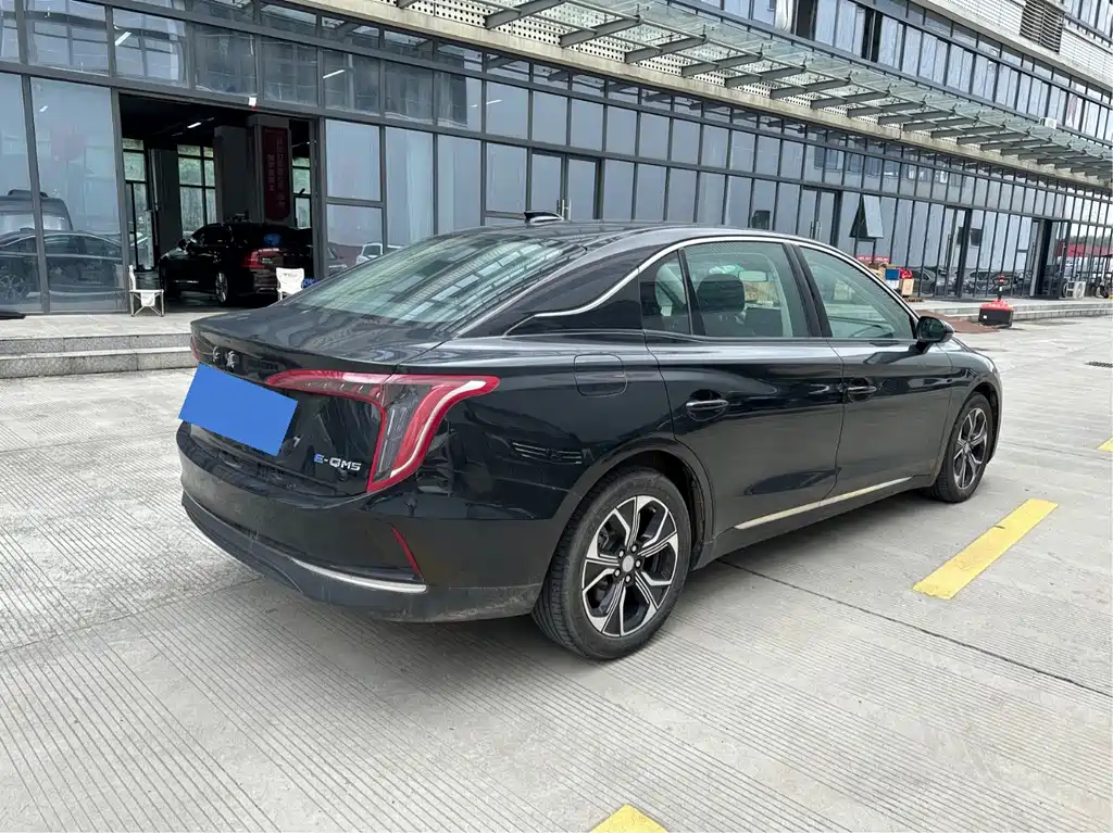Hongqi Hongqi E-QM5 — миниатюра 6
