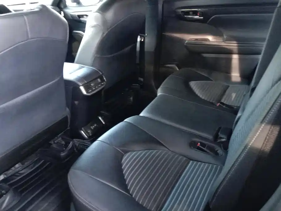Toyota Crown Kluger — миниатюра 11