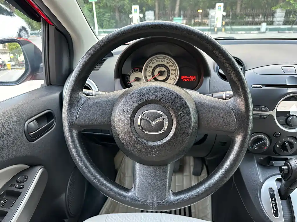 Mazda 2 — миниатюра 27