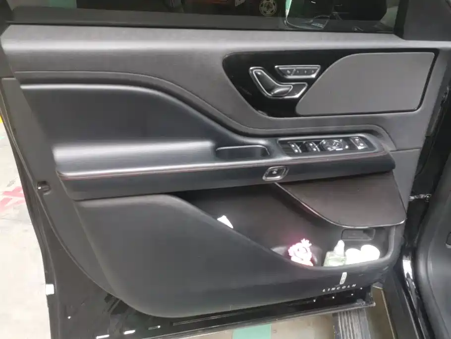 Lincoln Aviator — миниатюра 7