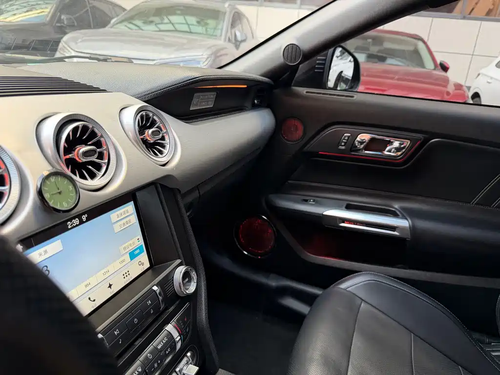 Ford Mustang — миниатюра 7