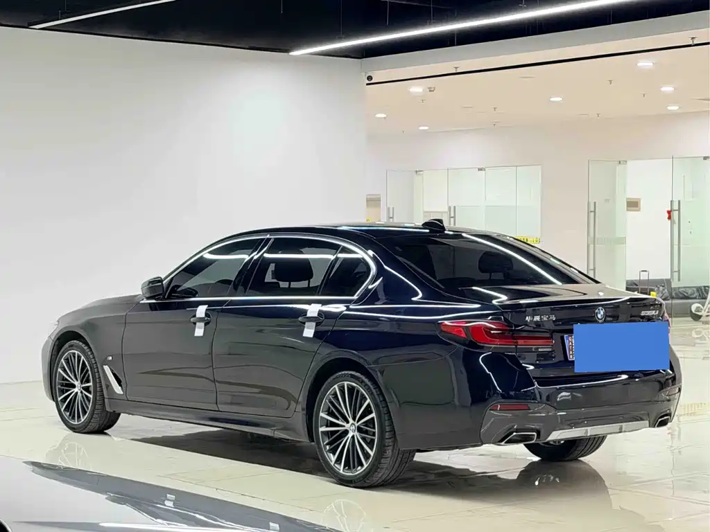 BMW 5 Series — миниатюра 3