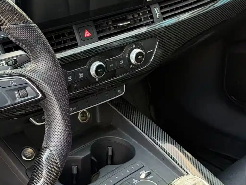 Audi A4L 2017 40 TFSI