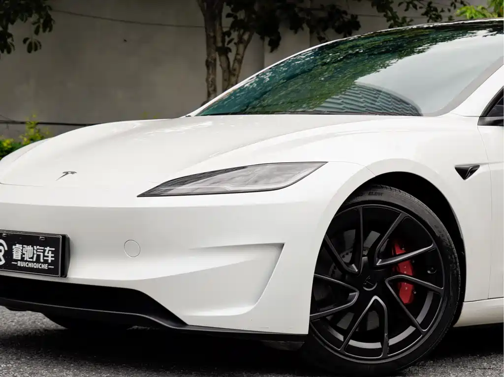 Tesla Model 3 — миниатюра 6