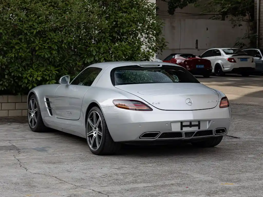 Mercedes-Benz SLS AMG — миниатюра 6
