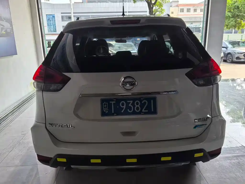 Nissan X-Trail — миниатюра 4
