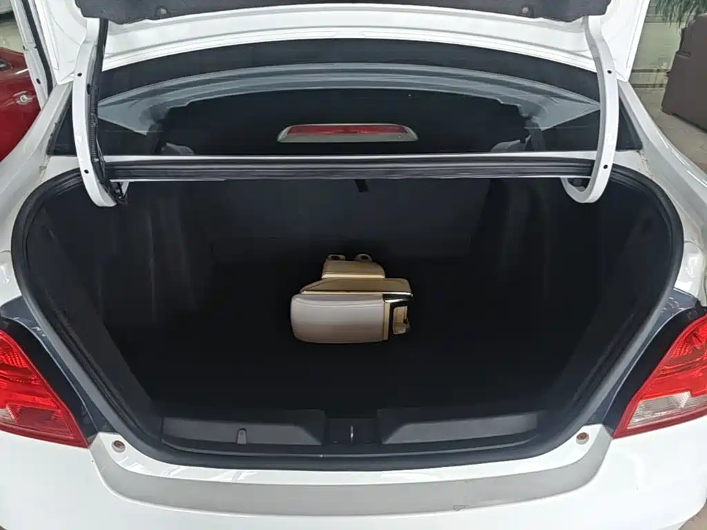 Chevrolet Sail — миниатюра 19