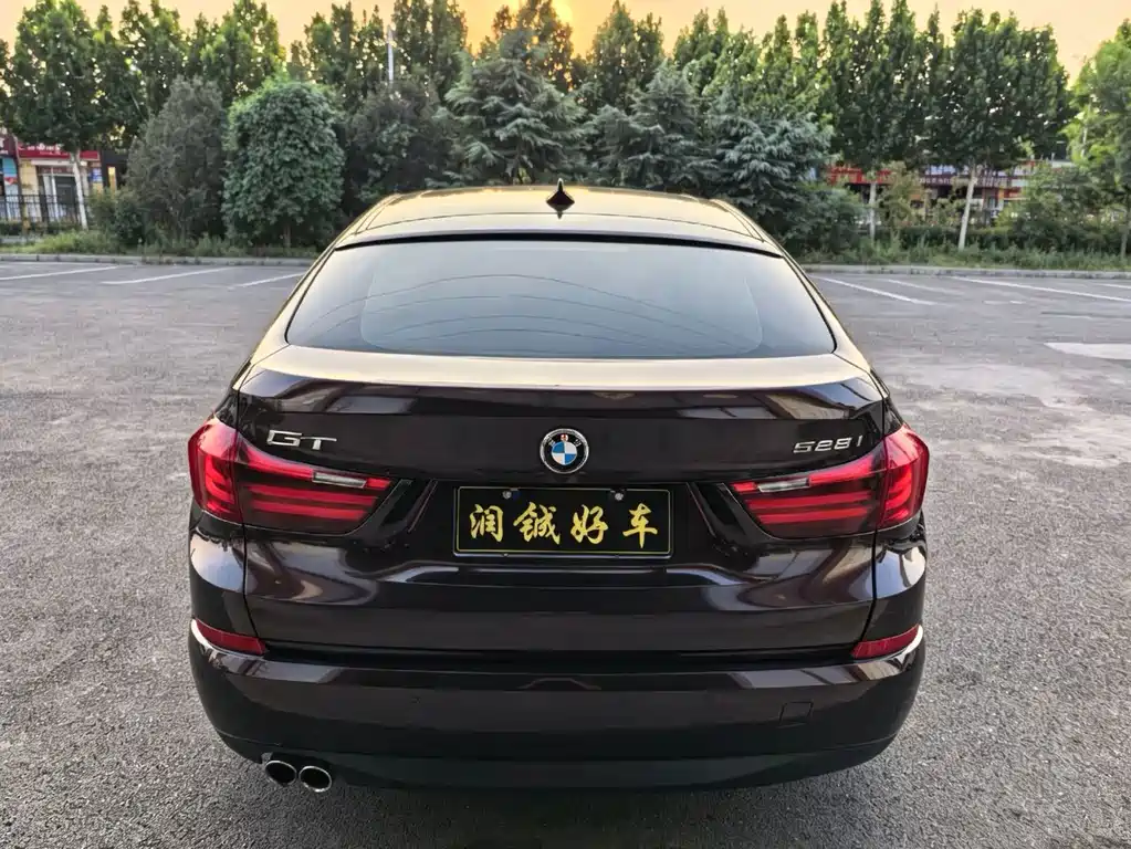 BMW 5 Series GT — миниатюра 5