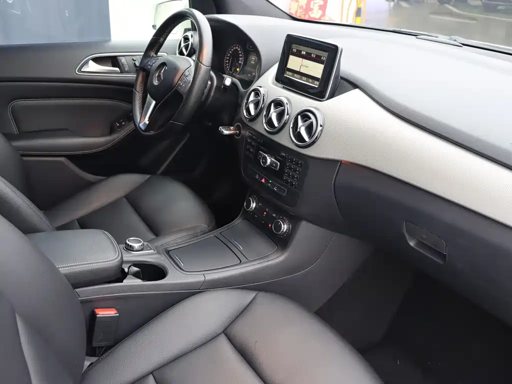 Mercedes-Benz B-Class — миниатюра 9