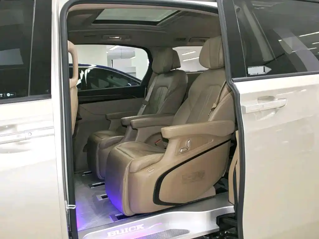 Buick GL8 — миниатюра 10
