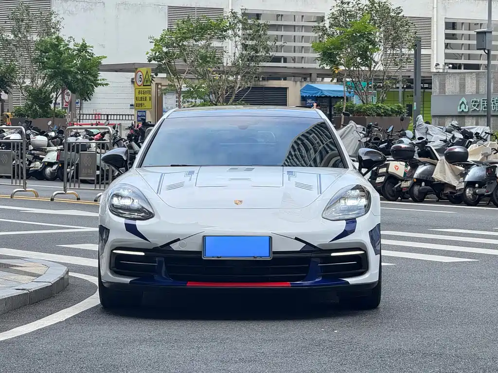 Porsche Panamera — миниатюра 2