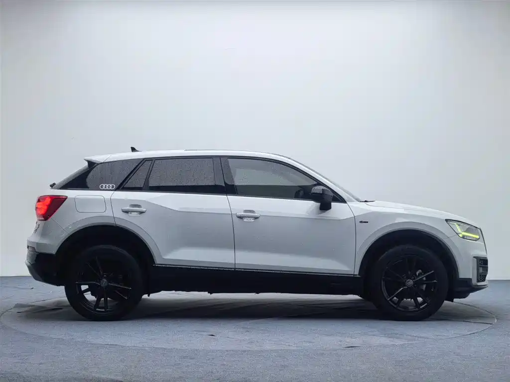Audi Q2L 2021 35 TFSI