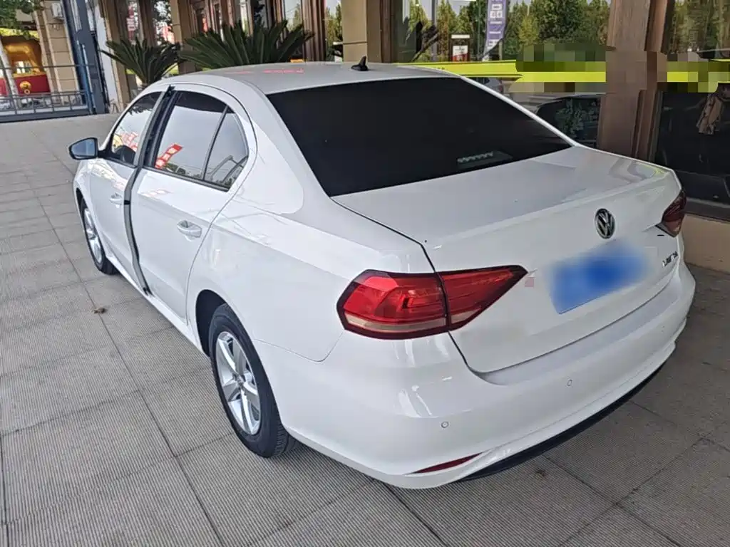 Volkswagen Lavida — миниатюра 5