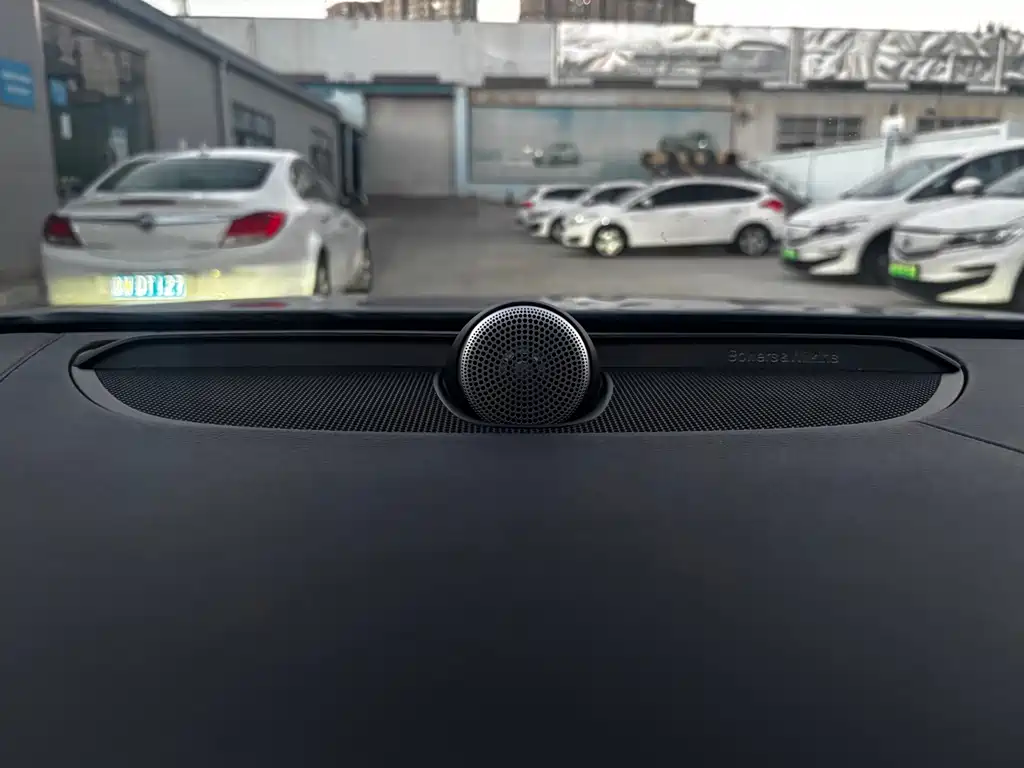 Volvo S90 — миниатюра 7