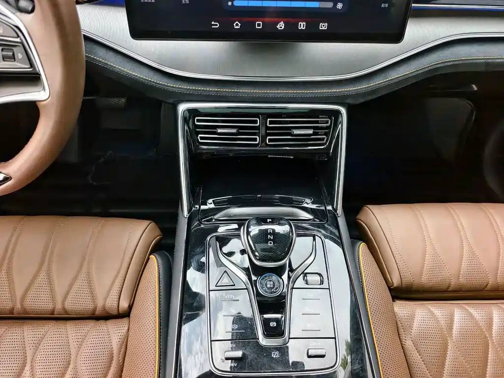 BYD Tang New Energy — миниатюра 11