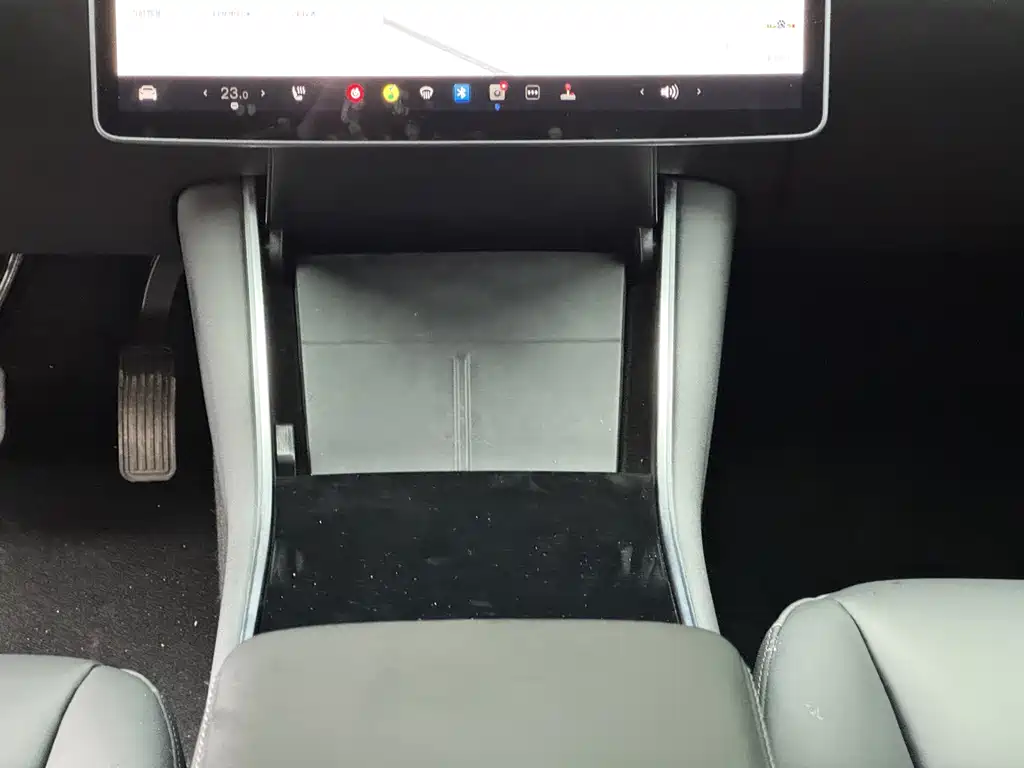Tesla Model 3 — миниатюра 12