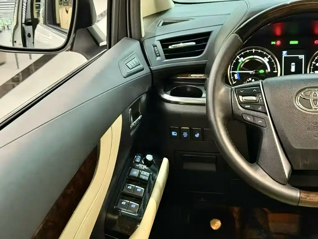 Toyota Alphard 2020 2.5L Luxury