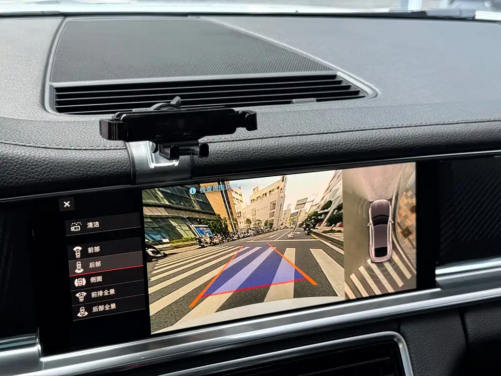 Porsche Panamera — миниатюра 12