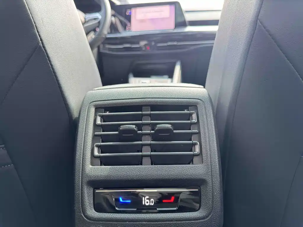 Volkswagen Golf — миниатюра 18