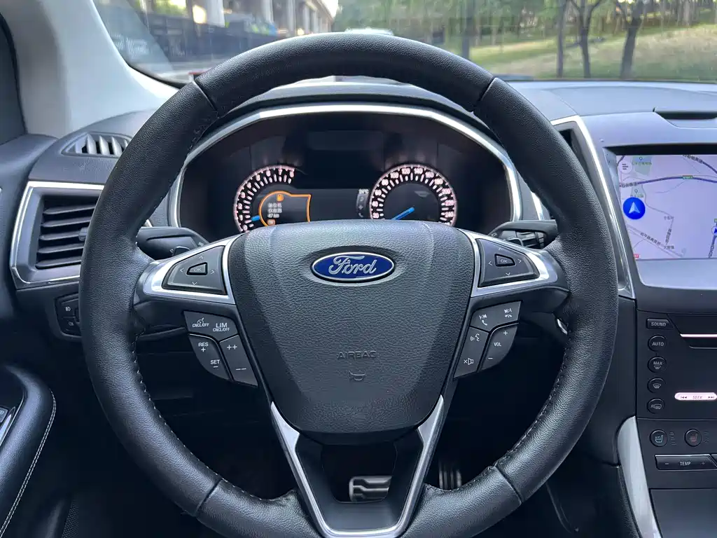 Ford Edge — миниатюра 16