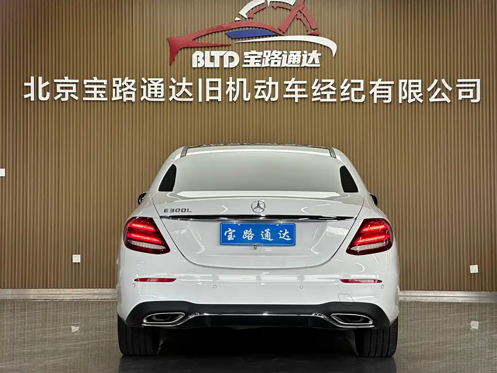 Mercedes-Benz E-Class — миниатюра 5