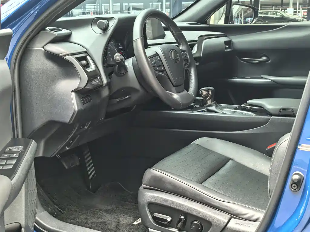 Lexus UX 2020 260h