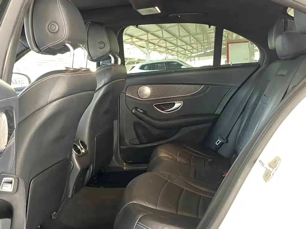 Mercedes-Benz C-Class — миниатюра 7