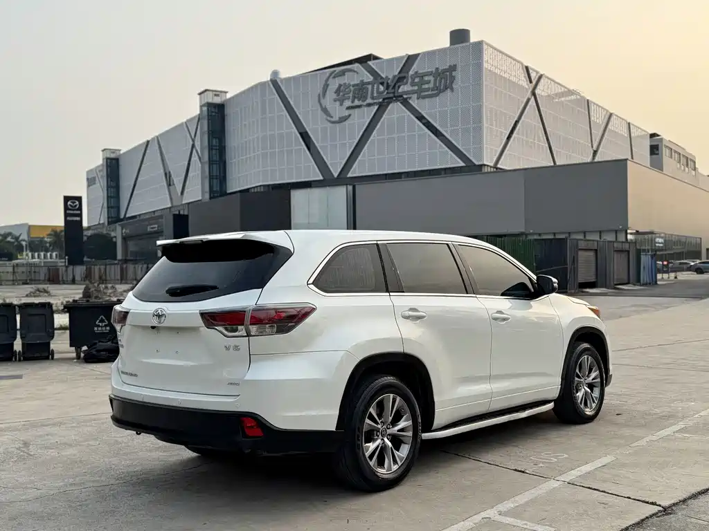 Toyota Highlander 2015 3.5L Elite 7 мест