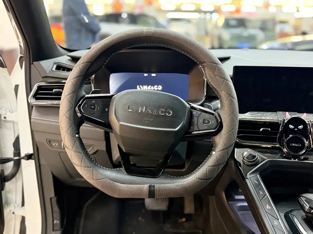 Lynk & Co 06 — миниатюра 8