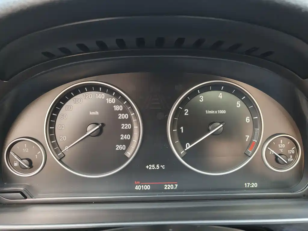 BMW 5 Series — миниатюра 8