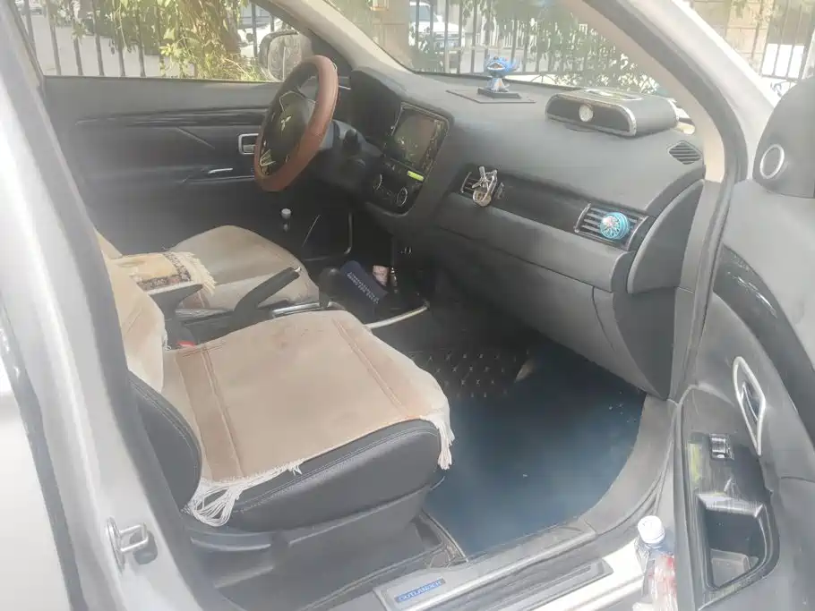 Mitsubishi Outlander — миниатюра 8