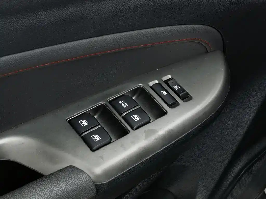 Changan CS15 — миниатюра 9