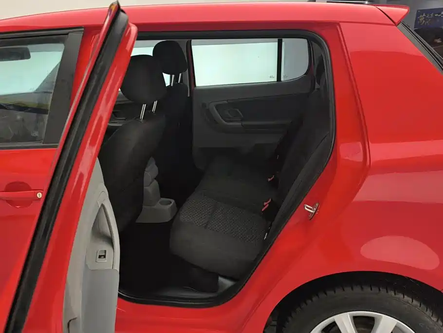 Skoda Fabia — миниатюра 11