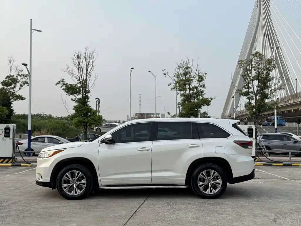 Toyota Highlander 2015 3.5L Elite 7 мест