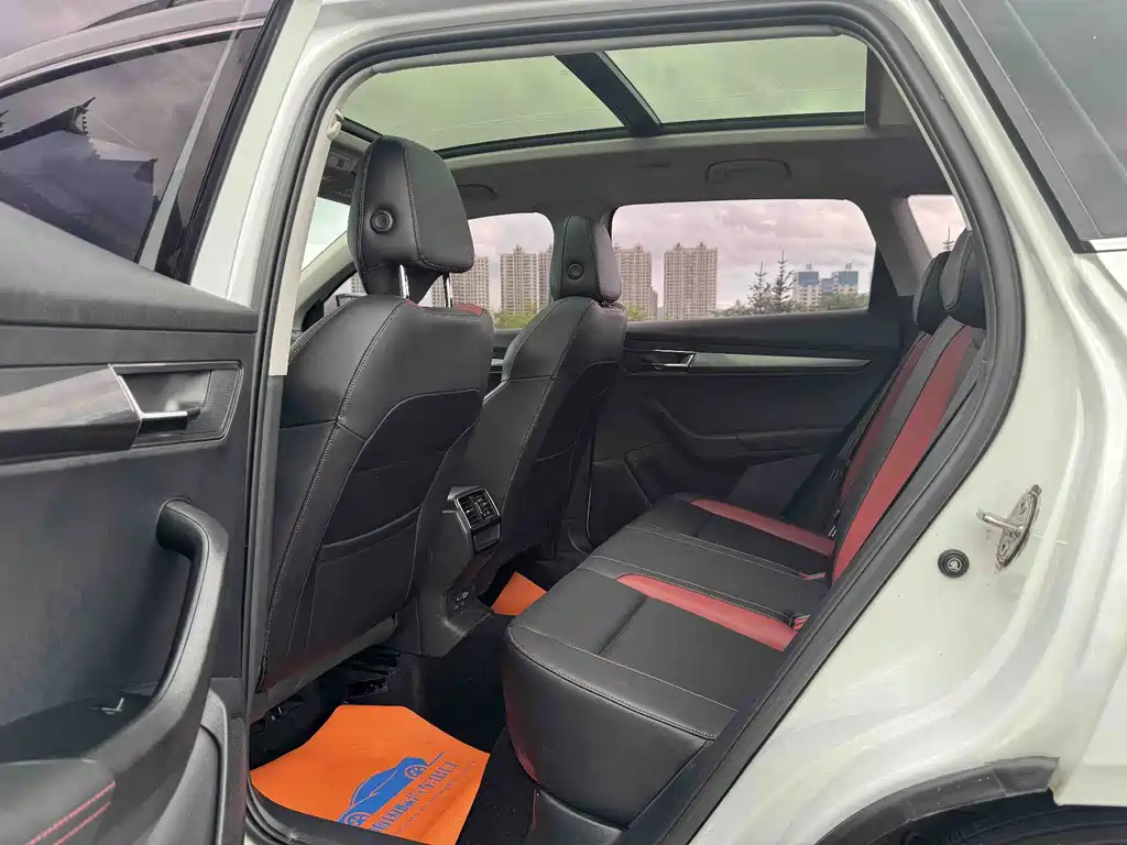 Skoda Karoq — миниатюра 8