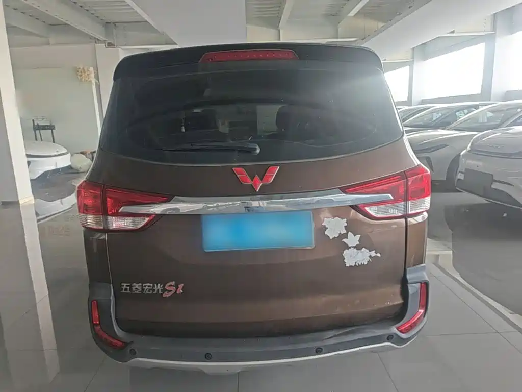 Wuling Hongguang — миниатюра 6