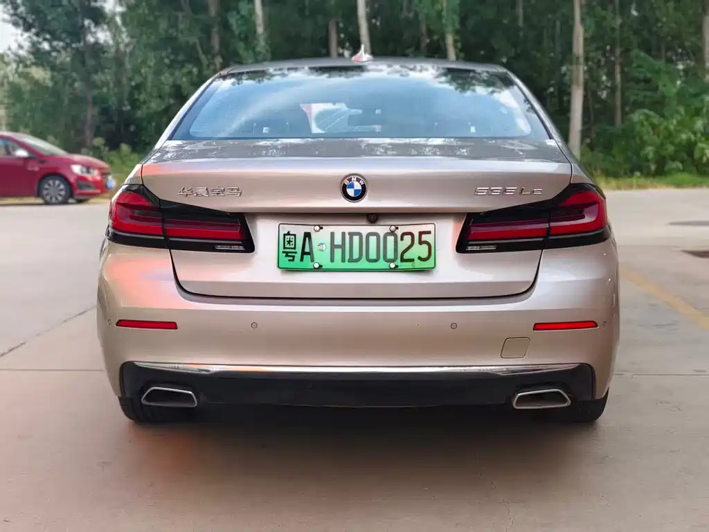 BMW 5 Series New Energy — миниатюра 9